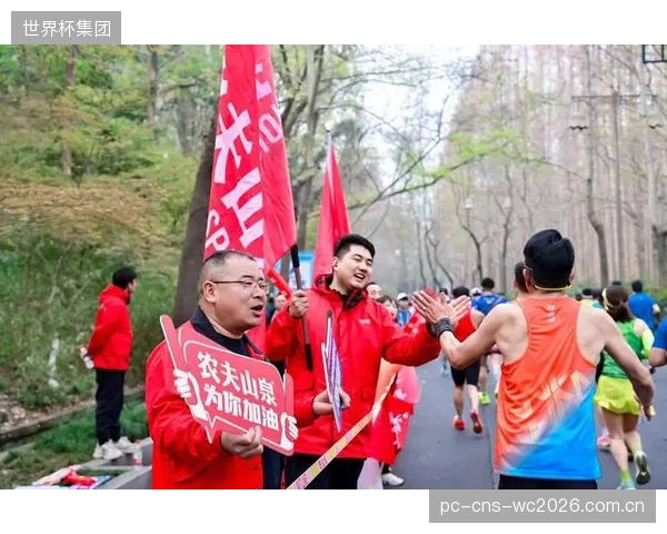 农夫山泉与北京马拉松合作,其分布式净水方案已在27个补给点正式落地 农夫山泉与北京马拉松合作,其分布式净水方案已在27个补给点正式落地